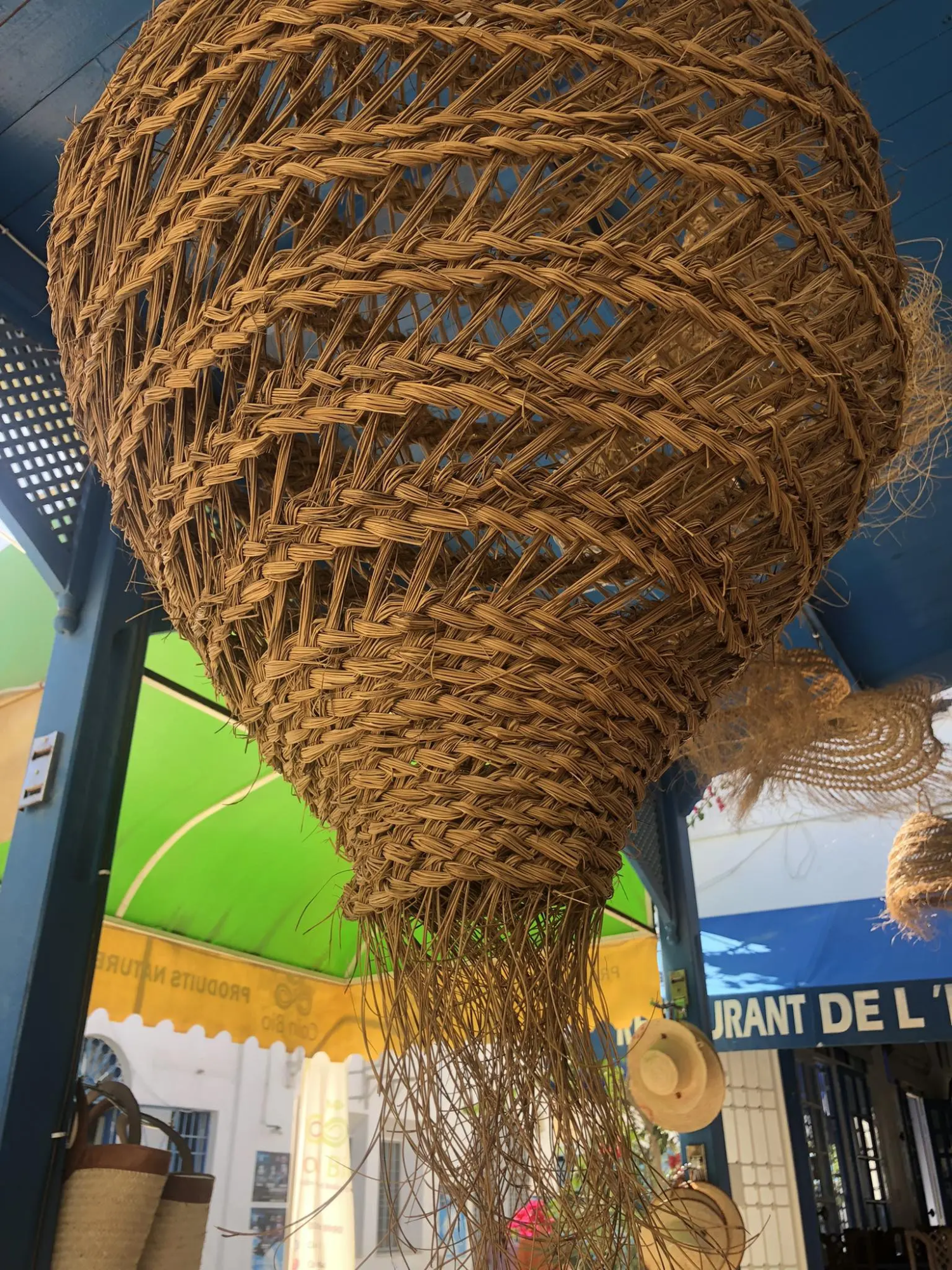 Grand lustre oeuf détails 1 Grand lustre oeuf détails 1